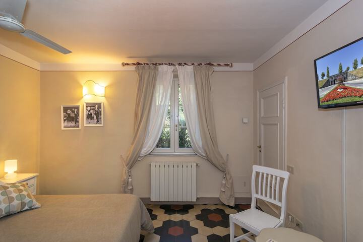 Room 5 of 55
