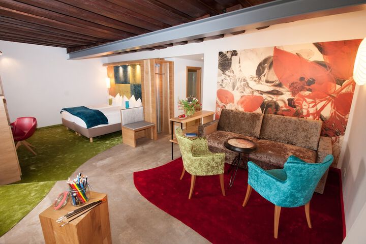 Room 32 of 59