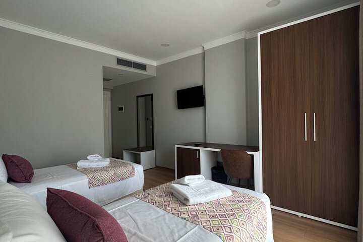 Room 45 of 191