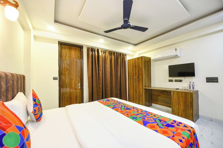 Room 14 of 25