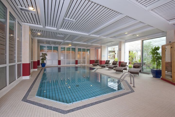 Pool 26 of 70