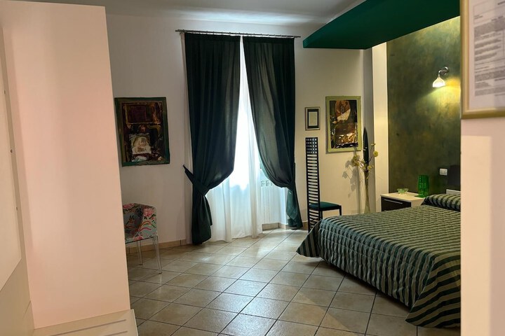 Room 20 of 80