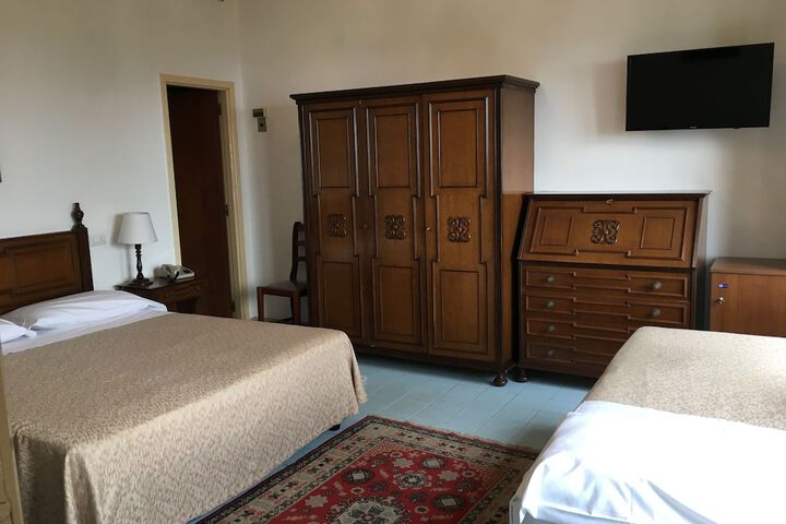 Room 8 of 56