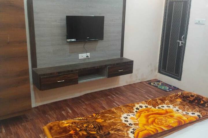 Room 9 of 22