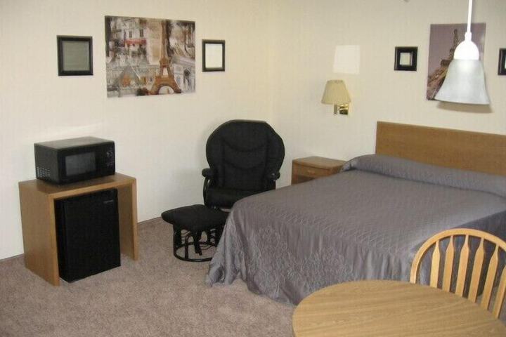 Room 3 of 8