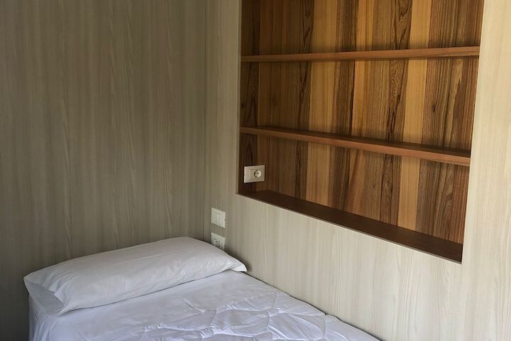Room 41 of 102