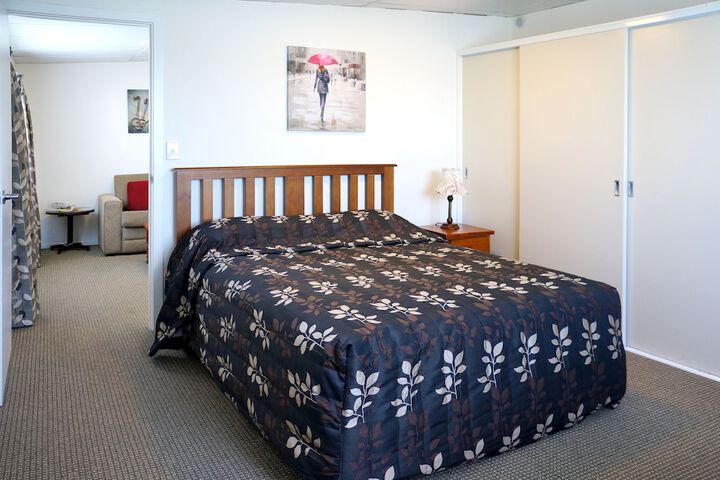 Room 3 of 81
