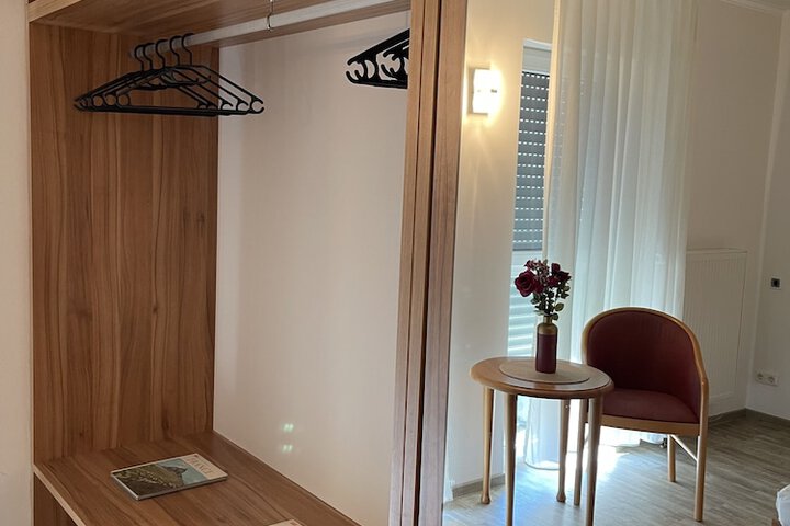 Room 13 of 50