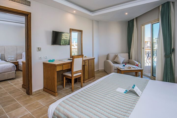 Room 10 of 42