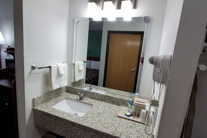 Bathroom sink