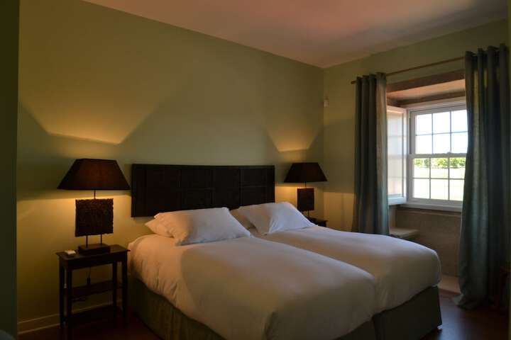 Room 6 of 34