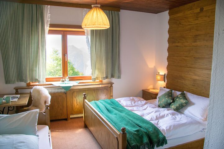 Room 3 of 56