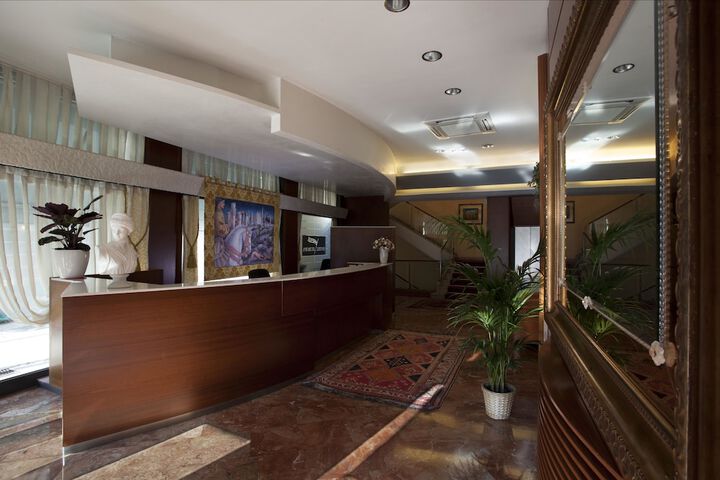 Hotel Interior 4 of 43