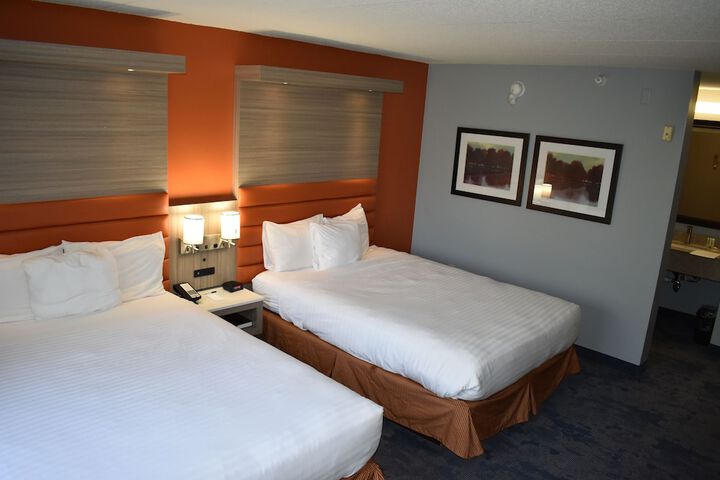 2 Queen Beds (28 of 31)