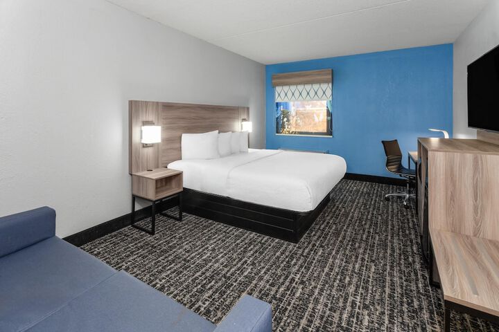 Room 33 of 58