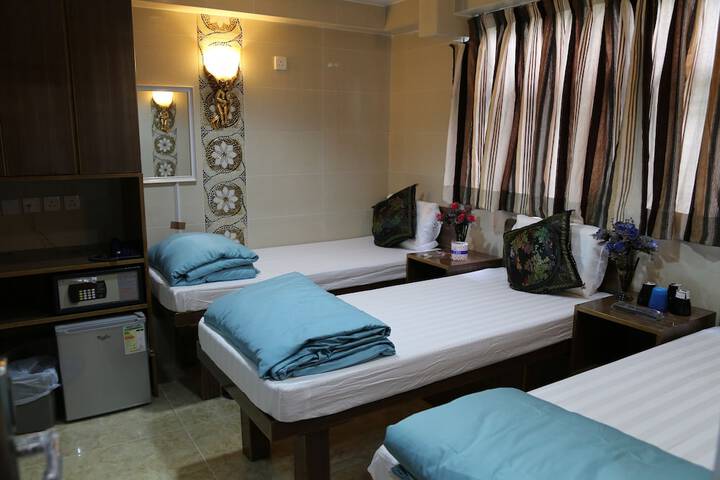 Room 4 of 35