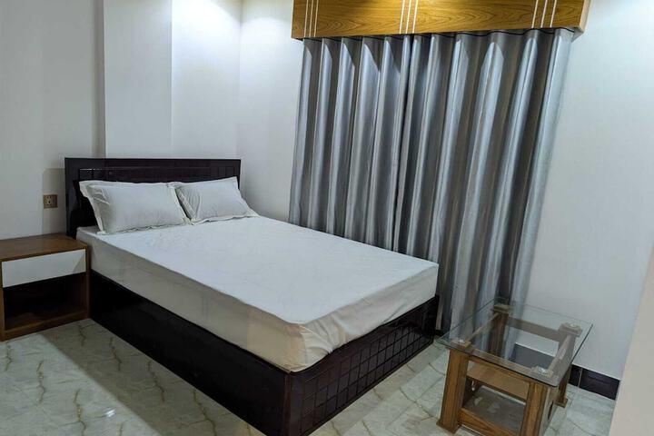Room 2 of 6
