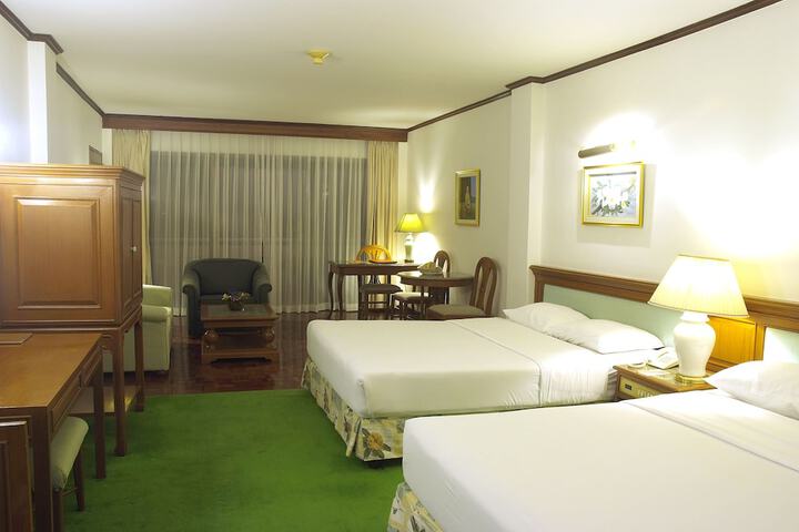 Room 6 of 49