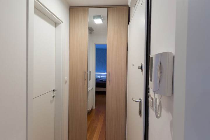 Room 22 of 126