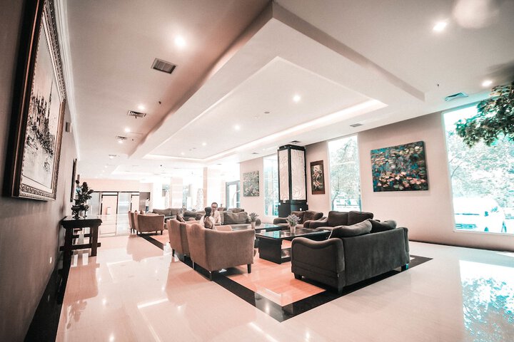 Guest Lobby
