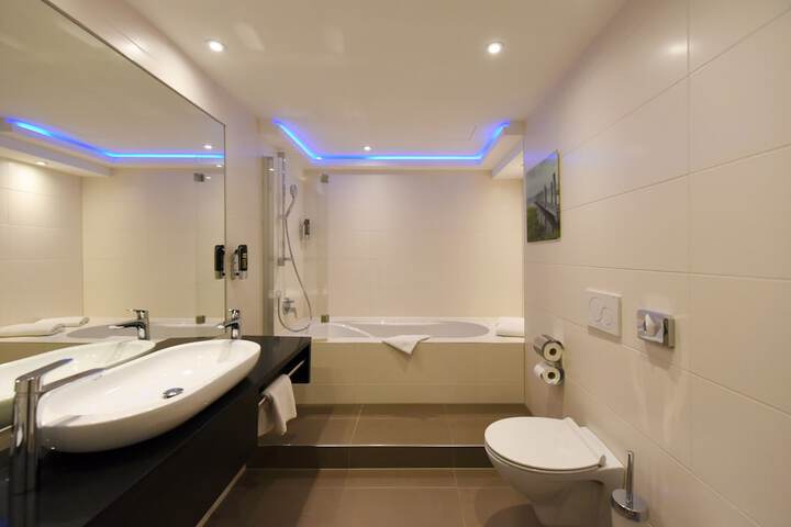 Room 30 of 45