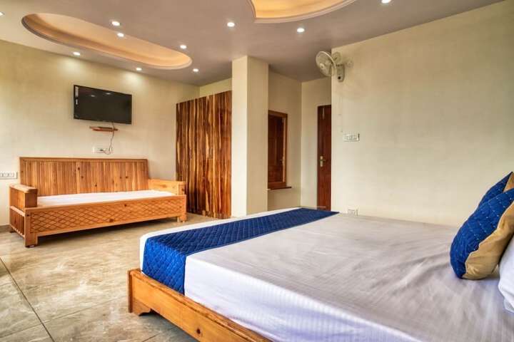 Room 6 of 19