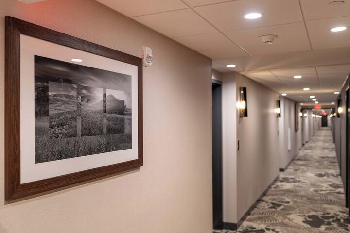 Ballroom/Hall 51 of 77