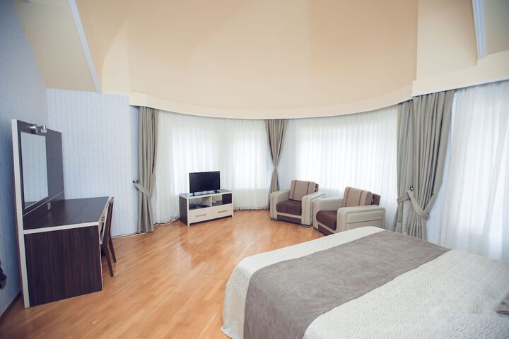Room 2 of 55