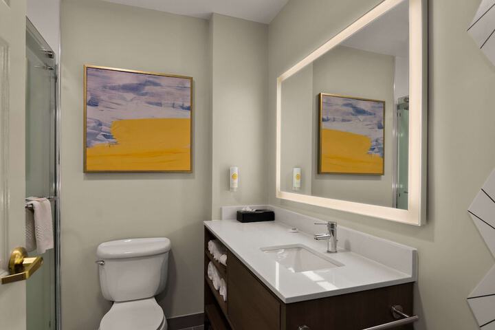 Room 21 of 34