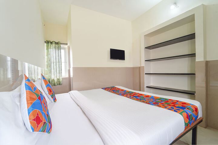 Room 11 of 20