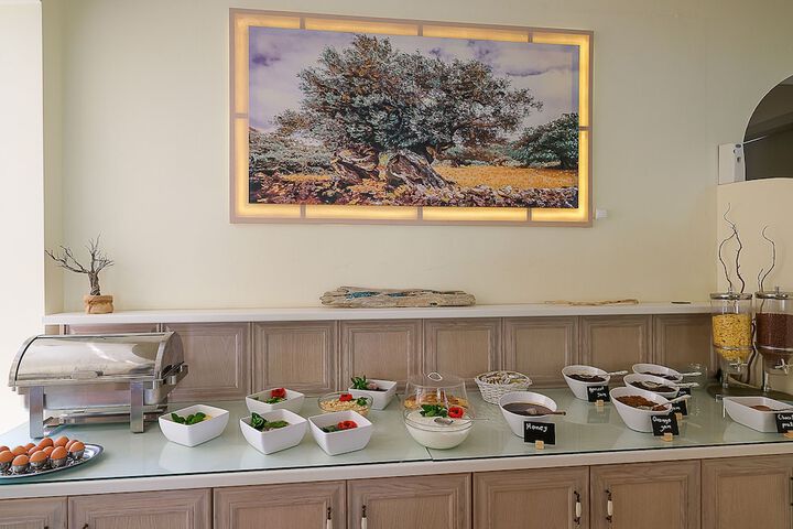 Dining 48 of 66