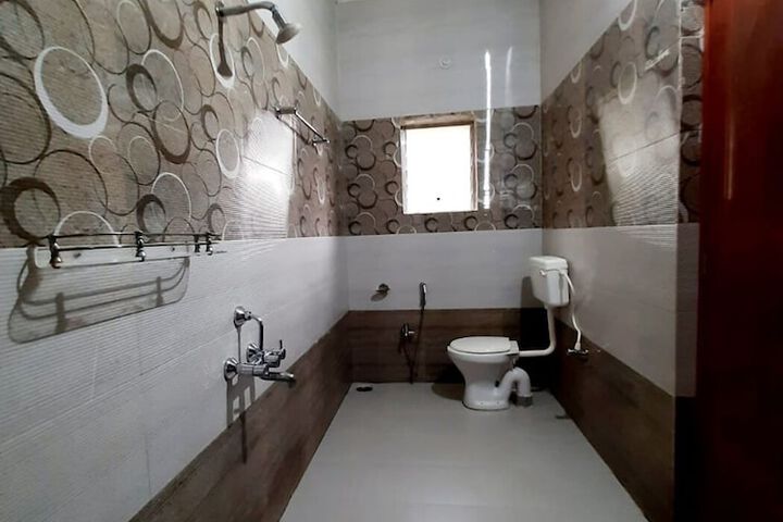 Room 12 of 20