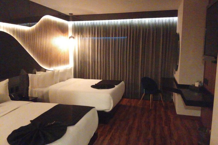 Room 5 of 15