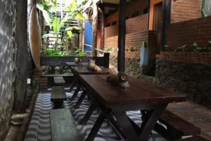 Dining 46 of 48