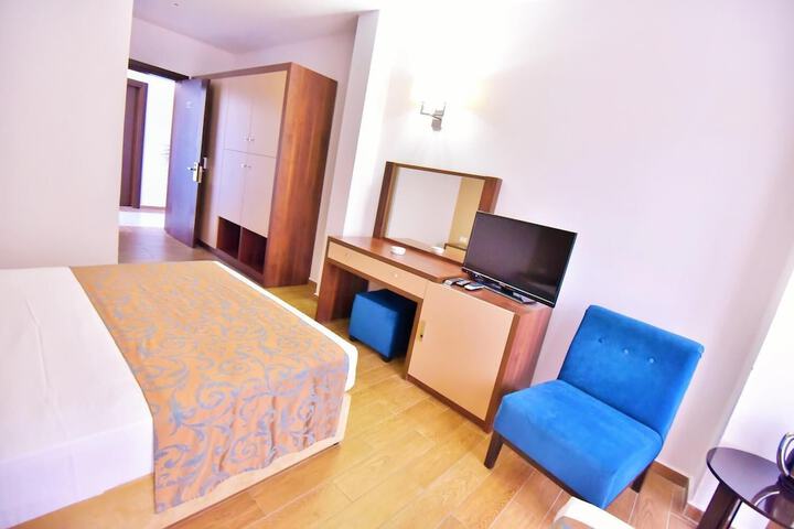 Room 10 of 53