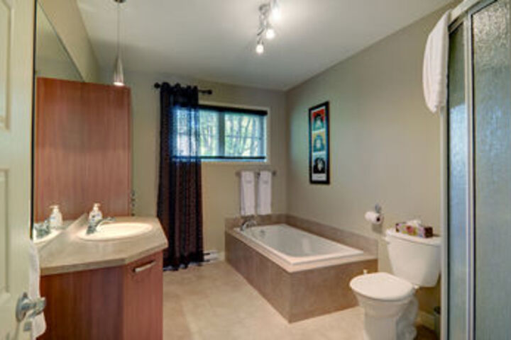 Room 3 of 19