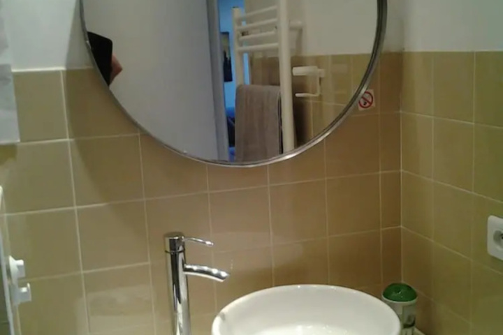 Room 5 of 14