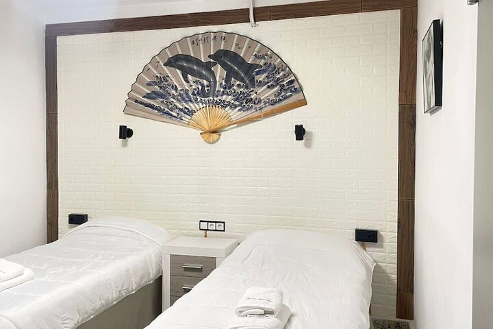Room 32 of 121