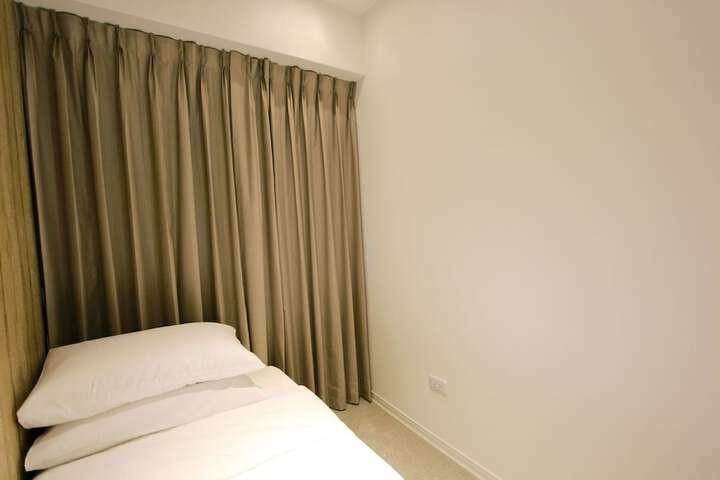 Room 7 of 80
