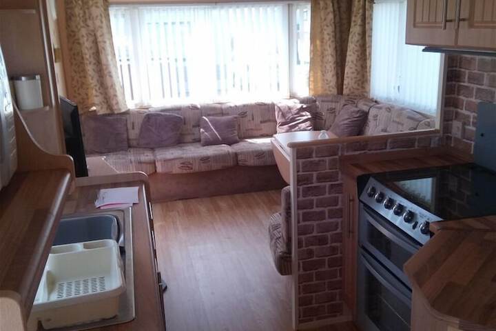 Room 5 of 8
