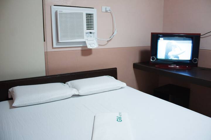 Room 11 of 32