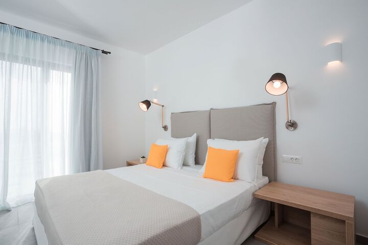 Room 4 of 38