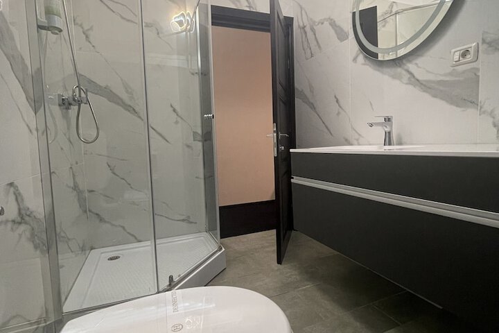 Room 51 of 62