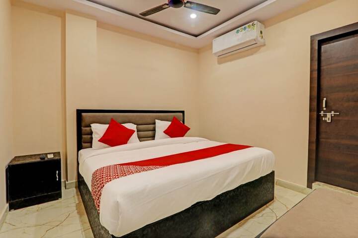 Room 4 of 10