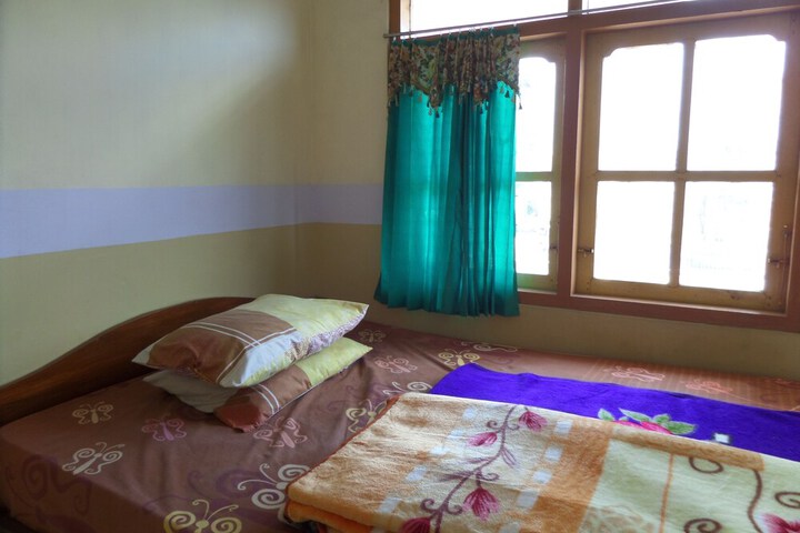 Room 5 of 42