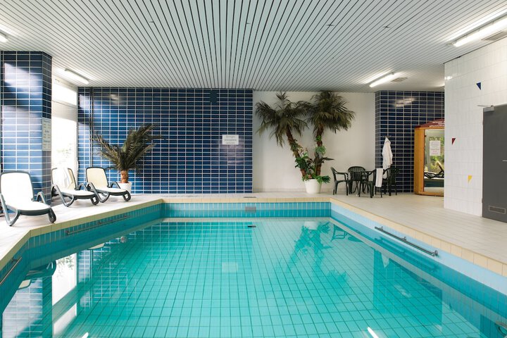 Pools & Facilities