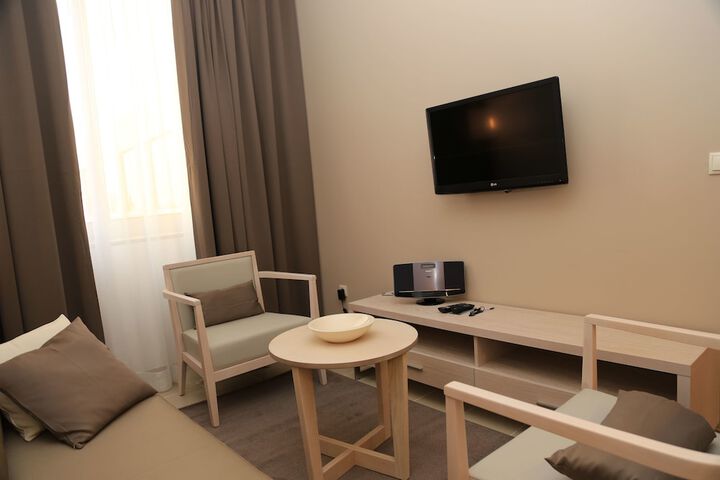 Room 17 of 35