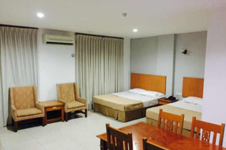 Room 27 of 43