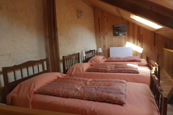 Room 4 of 13