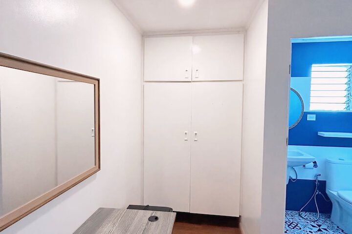 Room 11 of 13
